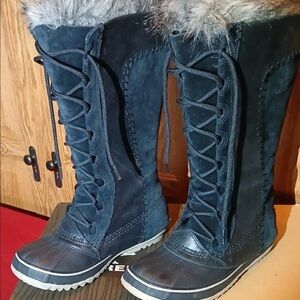 Sorel Cate the Great Winter Boots. Black. Size 6. EUC. Worn once!